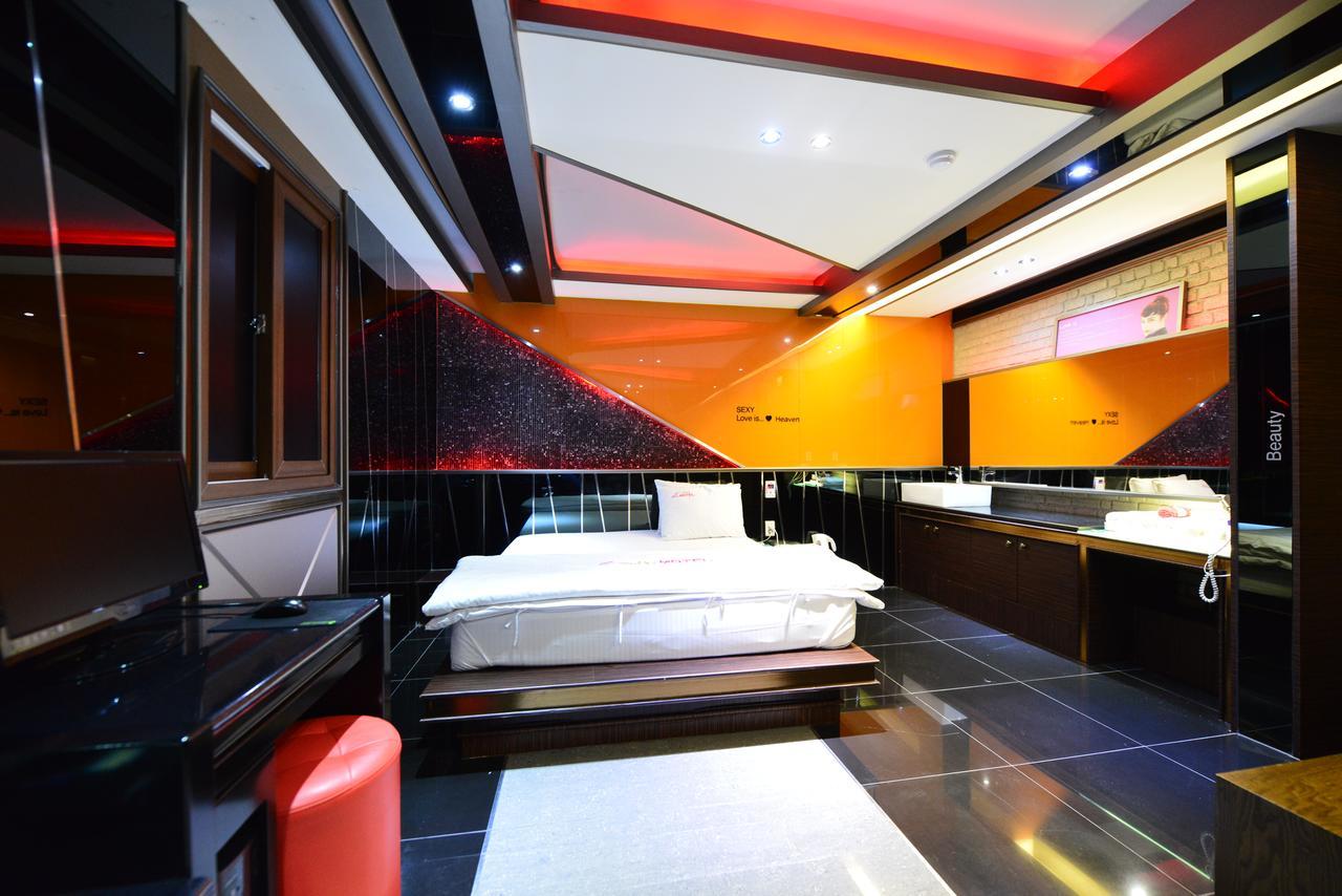 Daegu Piano Motel Exterior photo