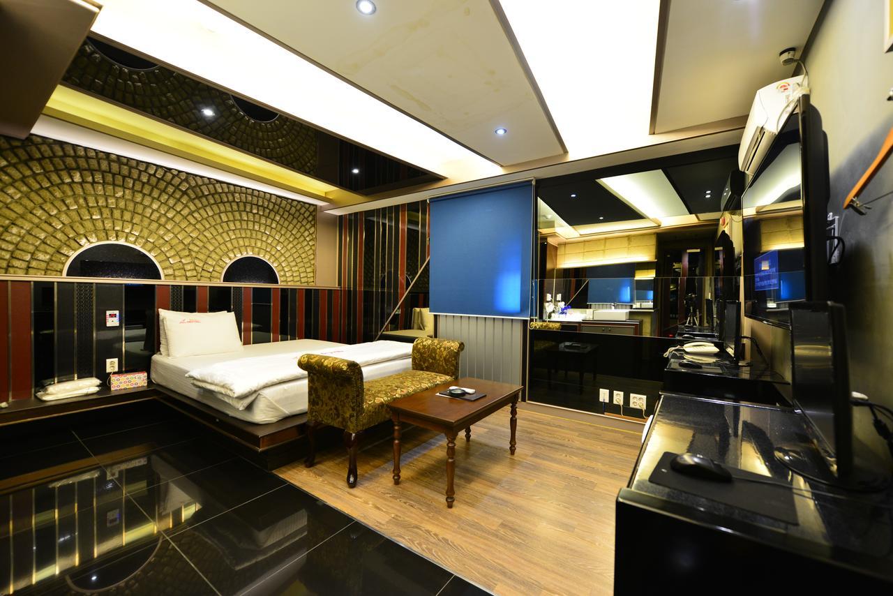 Daegu Piano Motel Exterior photo